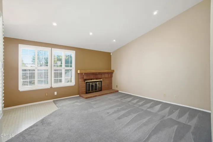 9_living room