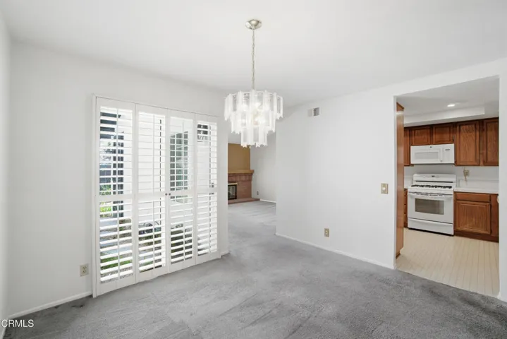 14_dining area