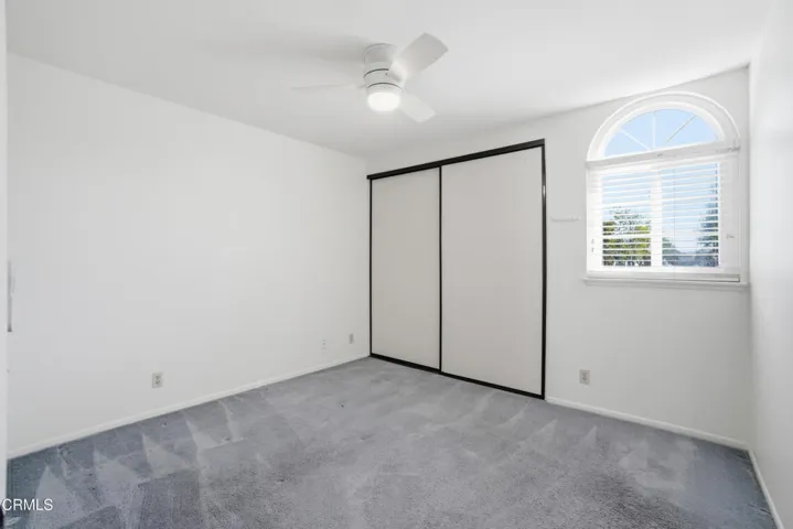 28_bedroom