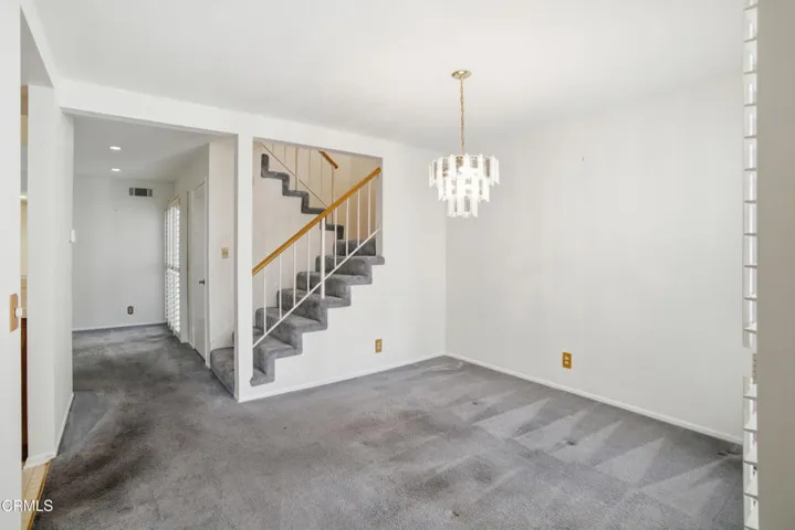 12_dining area