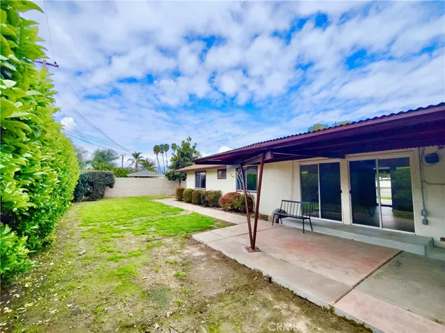 LOW MAINTENANCE and PRIVATE backyard