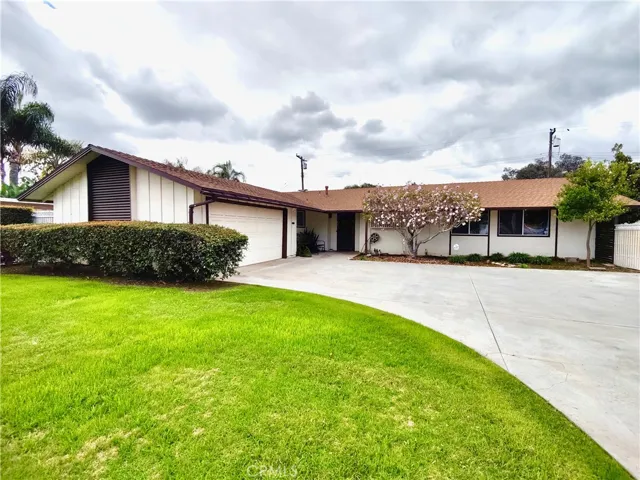 This beautiful home is located in a highly desirable neighborhood of West Covina.