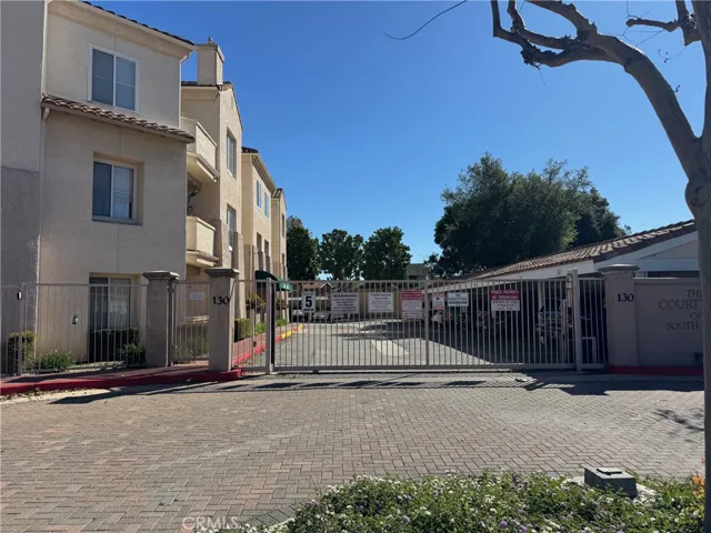 130 S Barranca 212, West Covina, California 91791