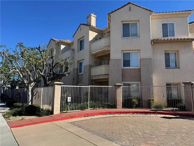 130 S Barranca 212, West Covina, California 91791
