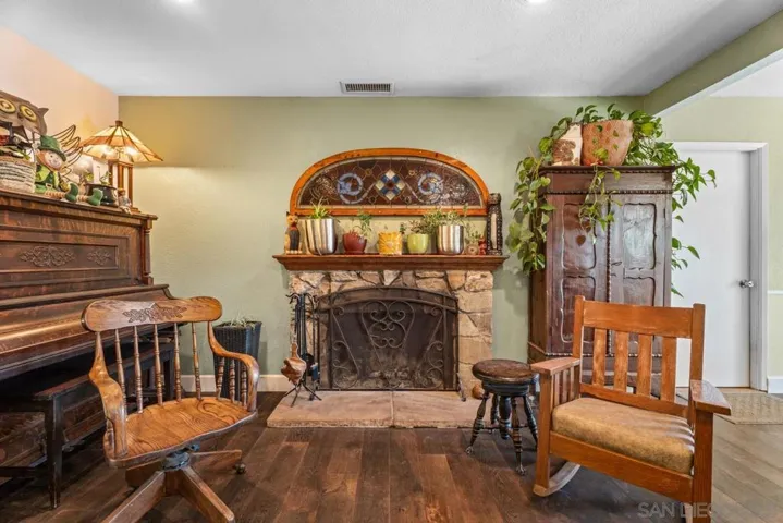 , Poway, California 92064