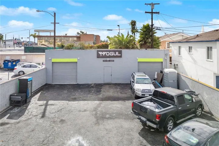 124 W Kelso, Inglewood, California 90301