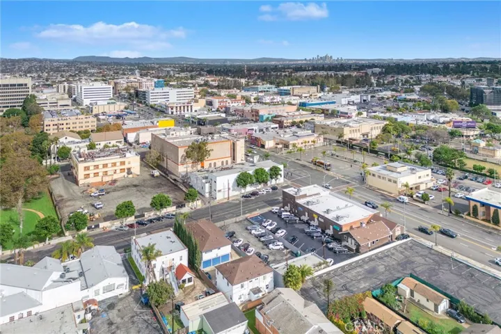 124 W Kelso, Inglewood, California 90301