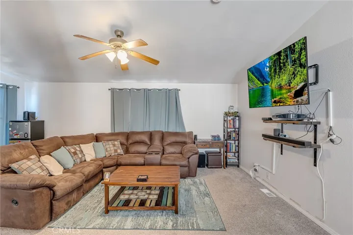 25088 Camino Del Norte, Barstow, California 92311