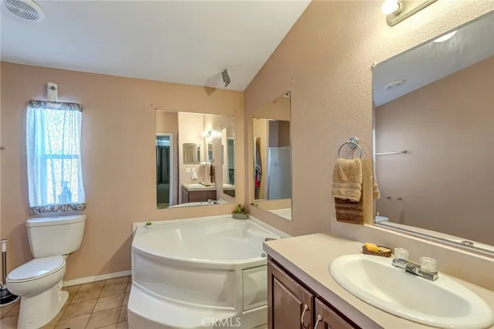 25088 Camino Del Norte, Barstow, California 92311