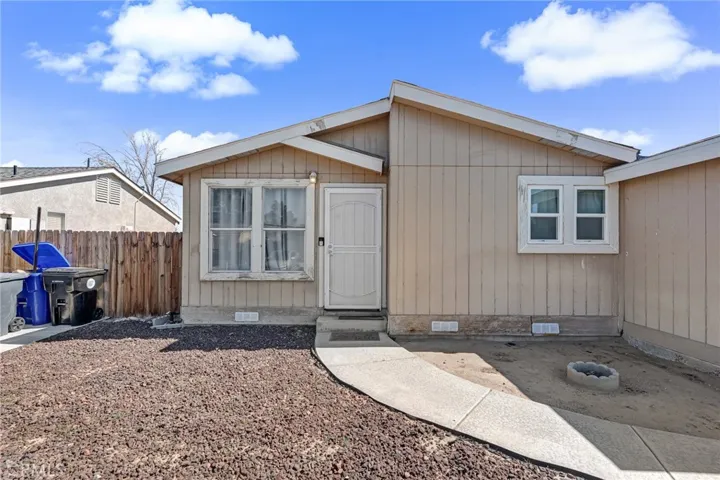 25088 Camino Del Norte, Barstow, California 92311