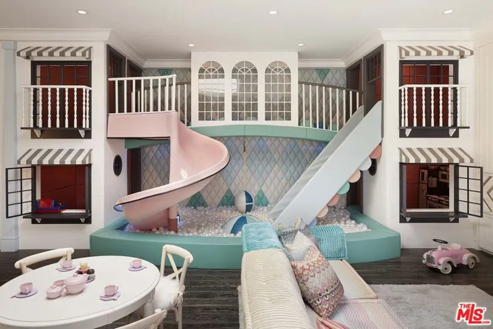 107 Delfern Drive, Los Angeles, California 90077