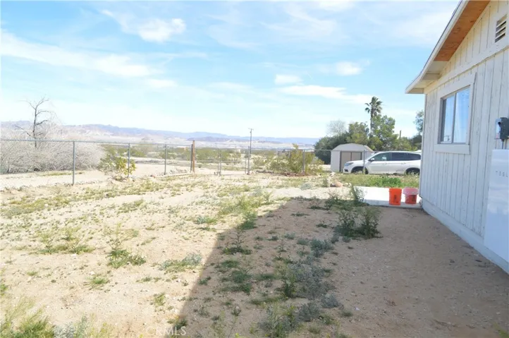 69247 Giant Rock, 29 Palms, California 92277