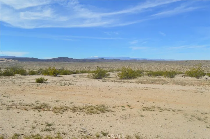 69247 Giant Rock, 29 Palms, California 92277