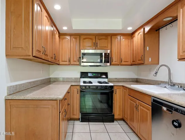 09-Kitchen (1)