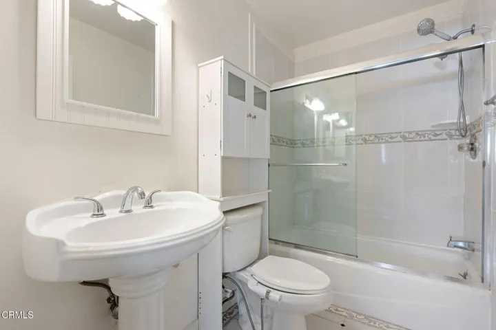 16-Bathroom 2