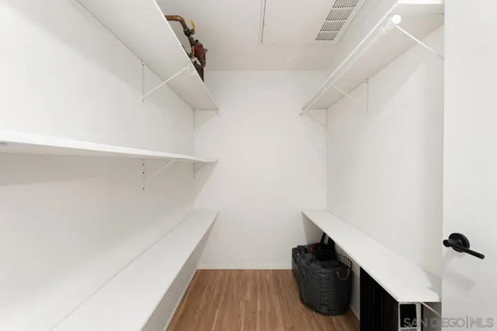 Walk-in Closet