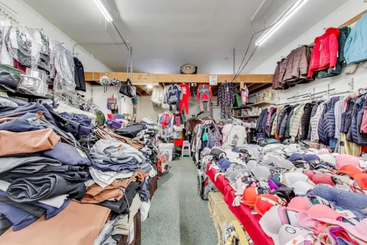 45924594 Mission Street, San Francisco, California 94112