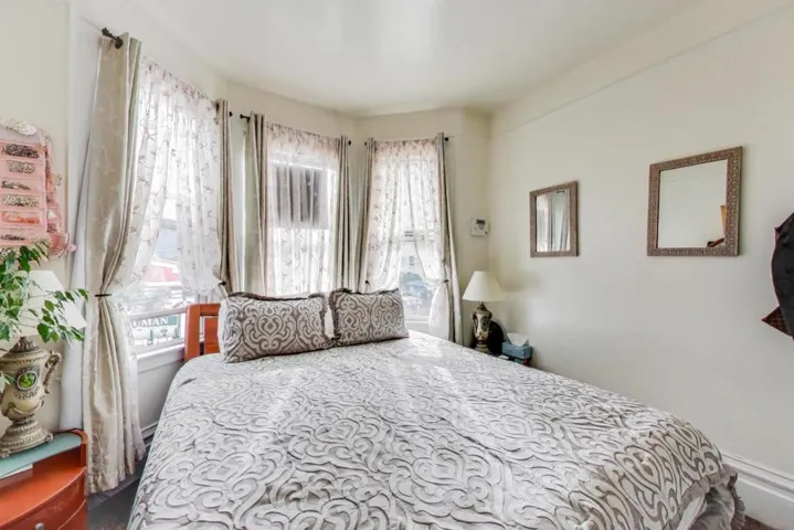 45924594 Mission Street, San Francisco, California 94112