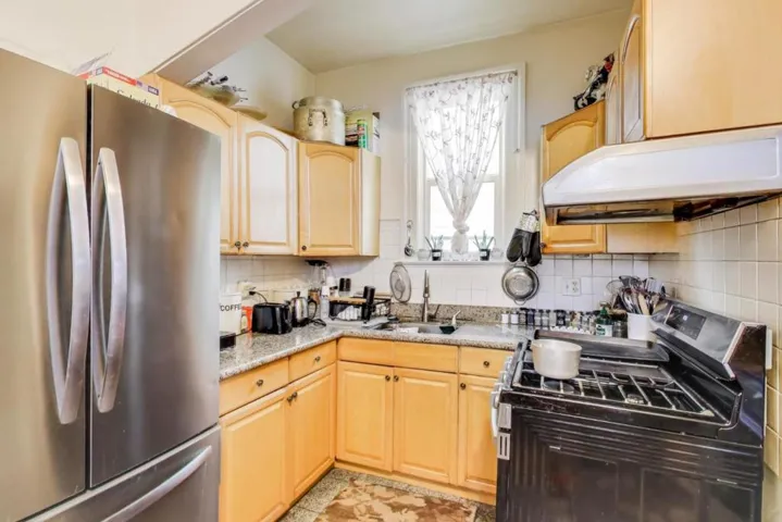 45924594 Mission Street, San Francisco, California 94112