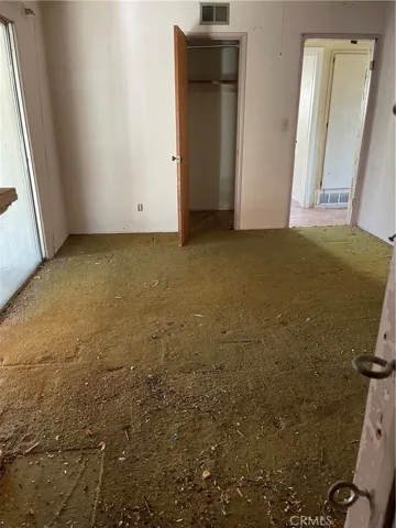 2nd bedroom (rear of home)