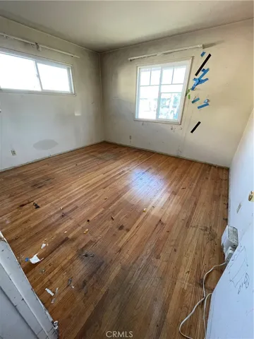 1st bedroom (front of home)