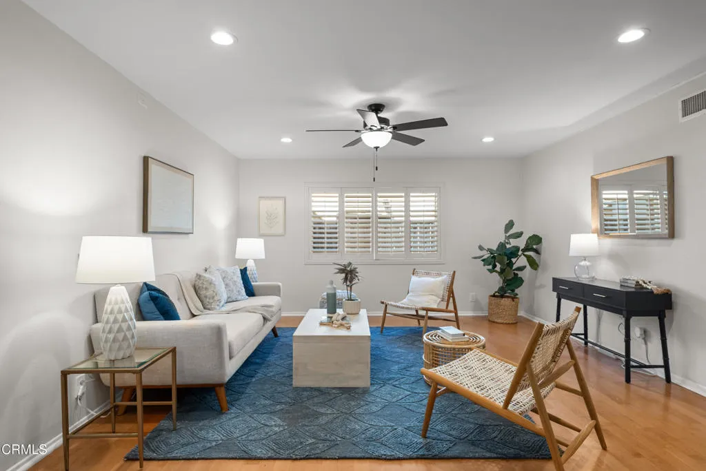 17-family-room