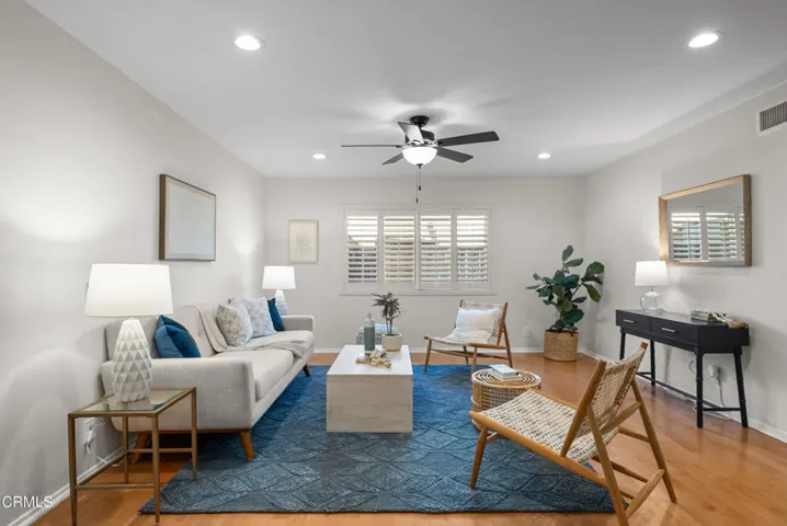 17-family-room