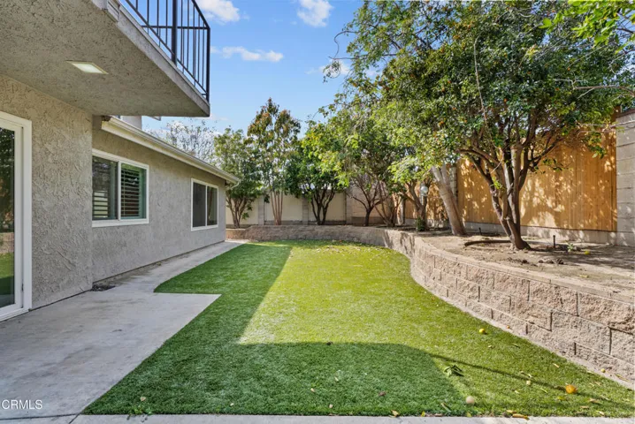 42-side-yard
