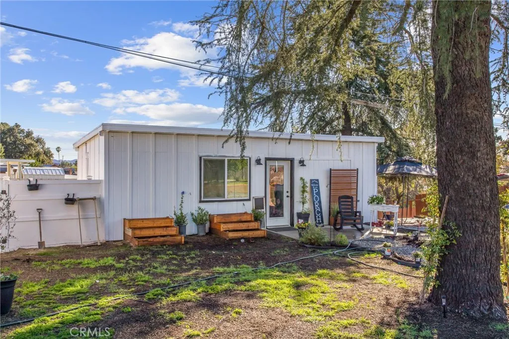 Detached studio unit D