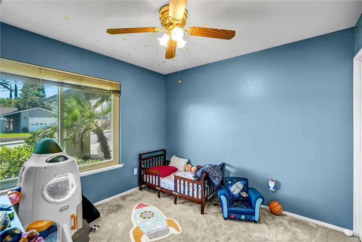 23041 Posada, Valencia, California 91354