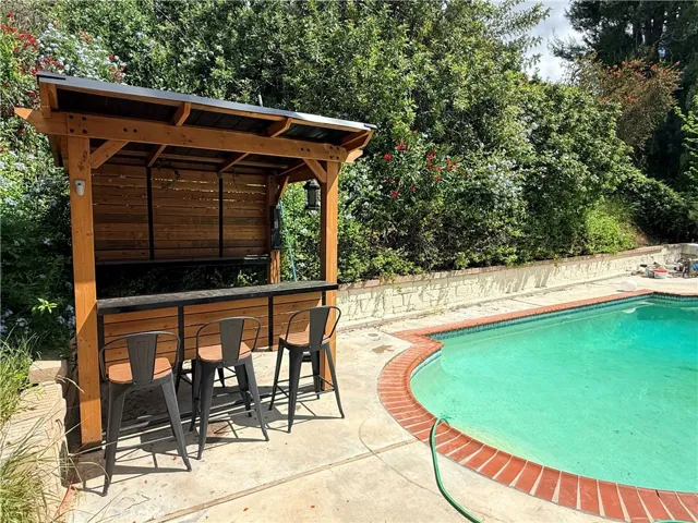23041 Posada, Valencia, California 91354