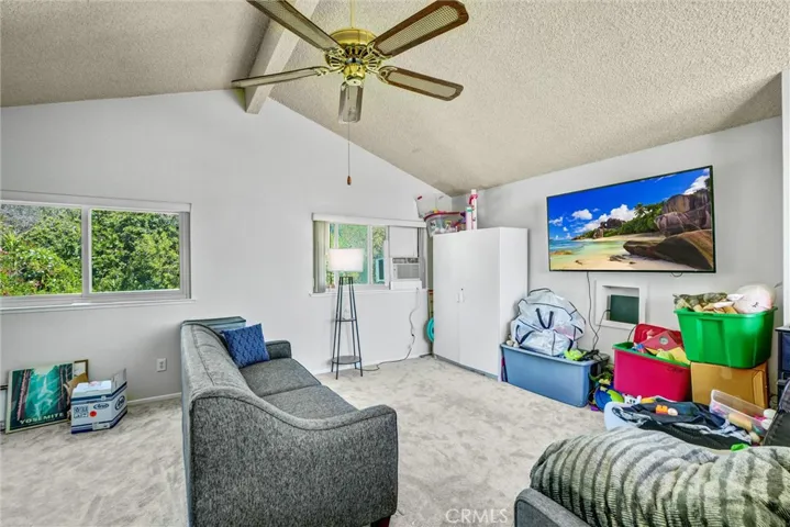 23041 Posada, Valencia, California 91354