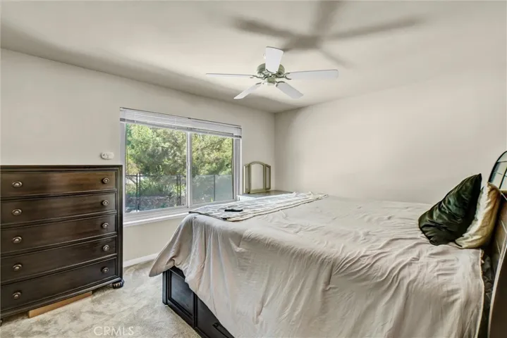 23041 Posada, Valencia, California 91354
