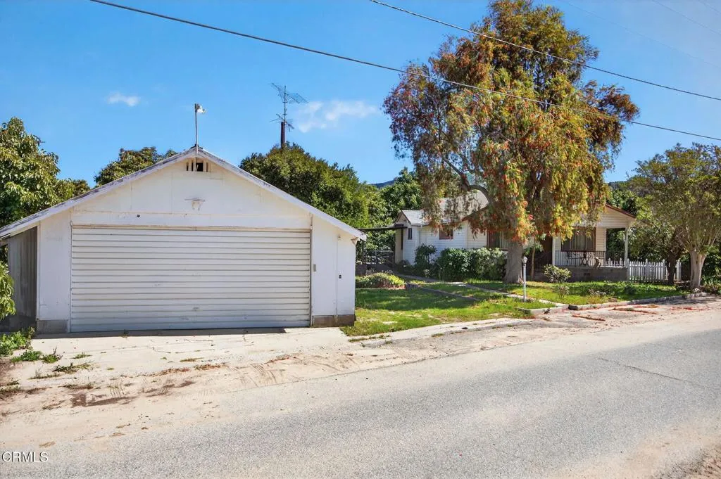 3-web-or-mls-Upmarket Media-1550San008
