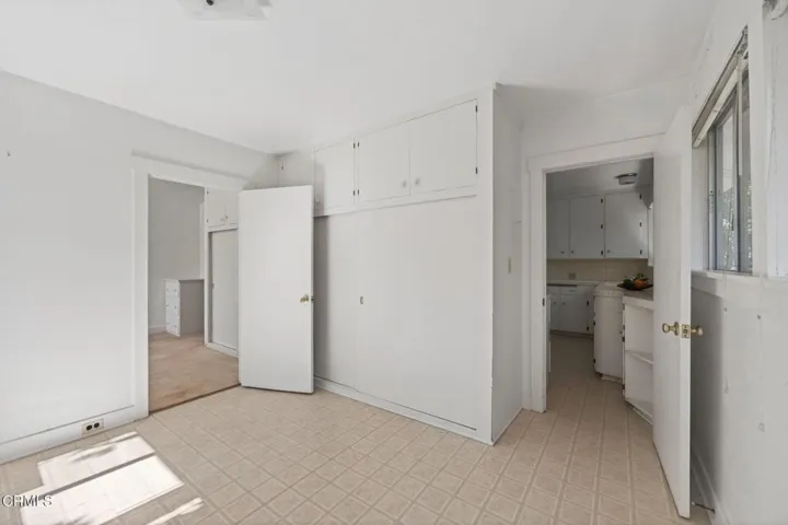 17-web-or-mls-Upmarket Media-1550San055
