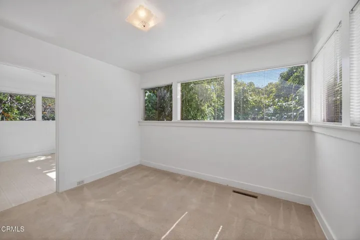 15-web-or-mls-Upmarket Media-1550San049