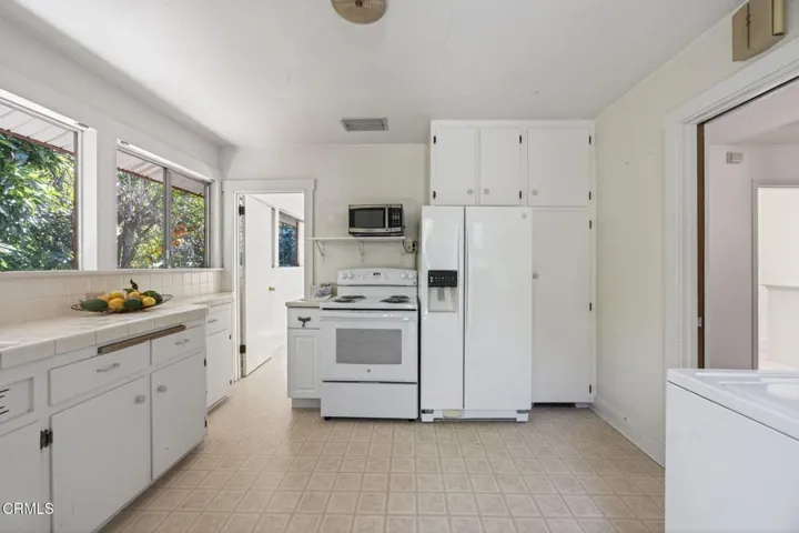 12-web-or-mls-Upmarket Media-1550San040