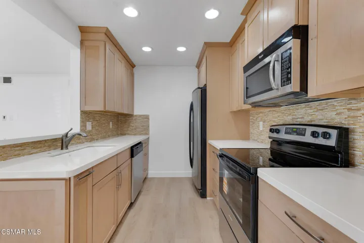 1202 Landsburn Cir  -  HsHProd-25