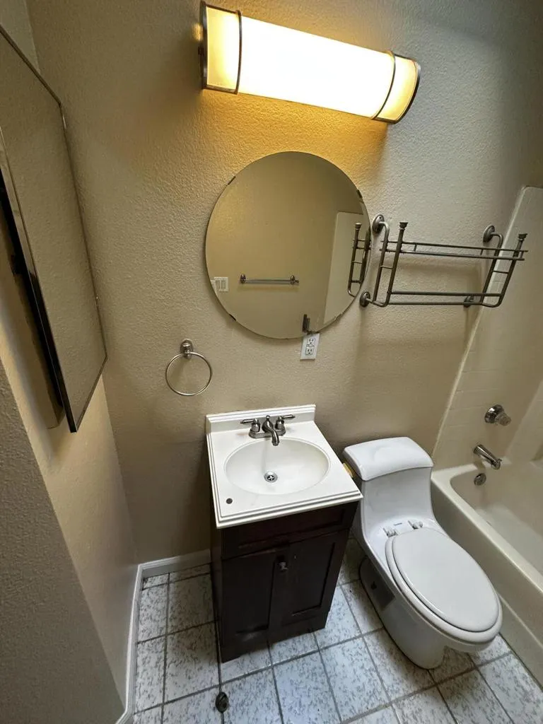 Duplex Bath