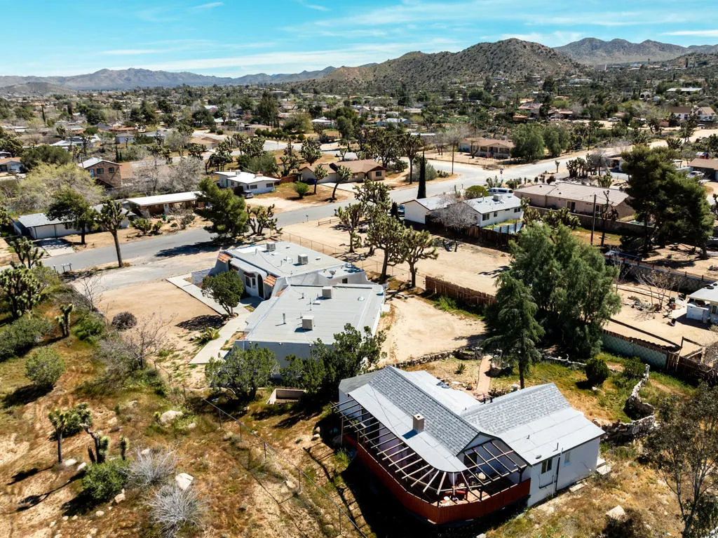 Bonus Rear House