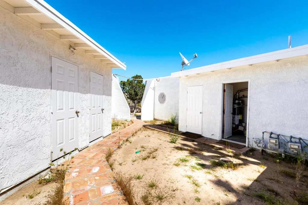 Sunny Courtyard with Laundry Room