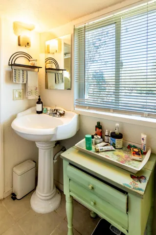 Carming House Bathroom