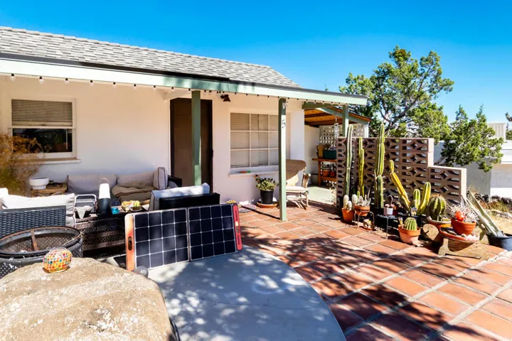 House Charming Front Patio