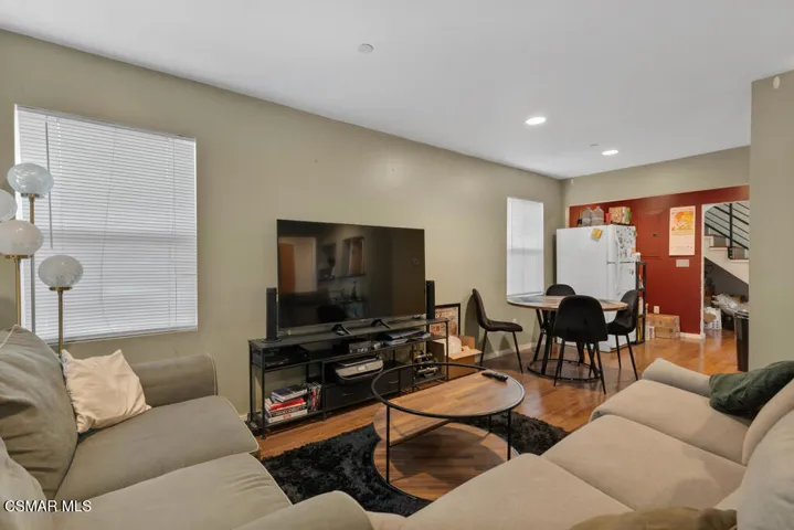 625 N Niagara St- HsHProd-16