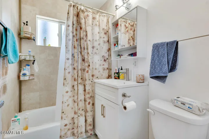 625 N Niagara St- HsHProd-60
