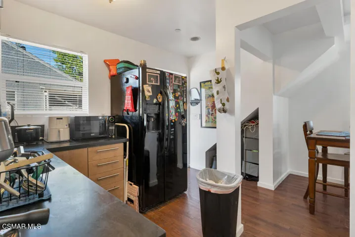 625 N Niagara St- HsHProd-58