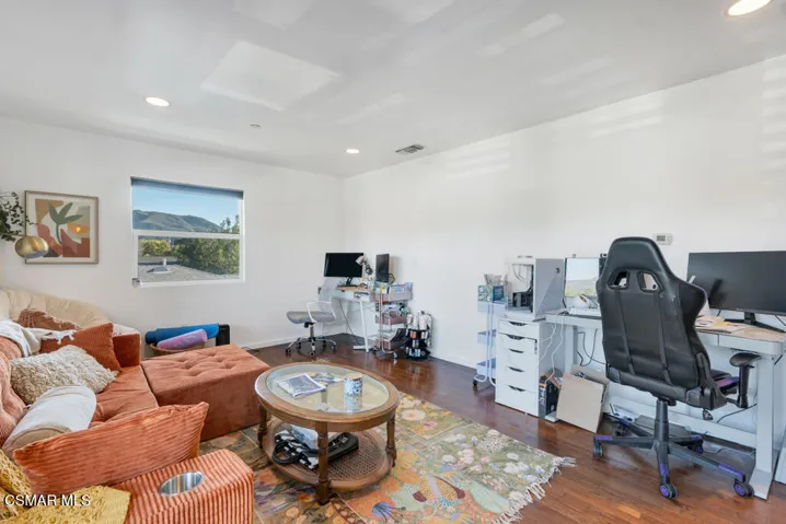 625 N Niagara St- HsHProd-67