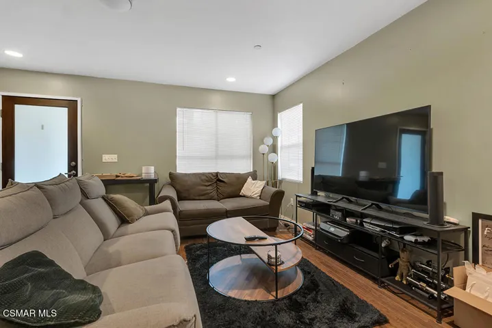 625 N Niagara St- HsHProd-18