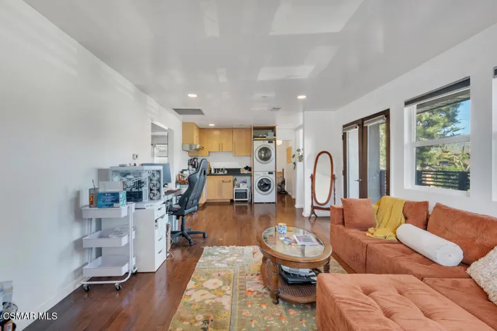 625 N Niagara St- HsHProd-68