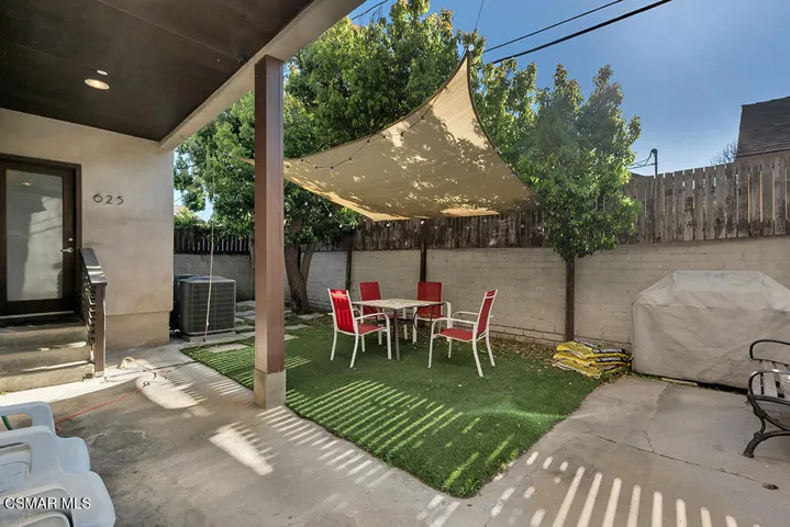 625 N Niagara St- HsHProd-42